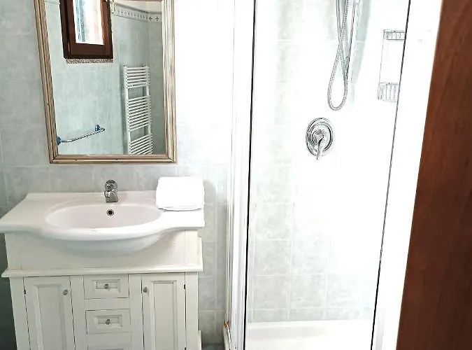 Nino's In Nocelle Homestay *